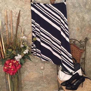 Susan Graver 🌹 stunning angled Cut hemline